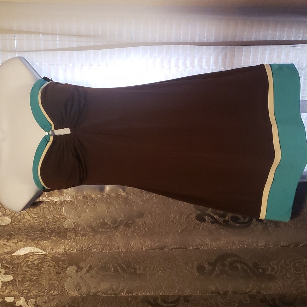 Adorable brown strapless mini dress w aqua blue and white trim and keyhole chest